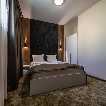 Euphoria Hotell Brosh